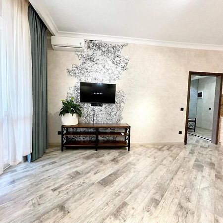 Лофт В Новом Центре Алматы Almaty Exterior foto